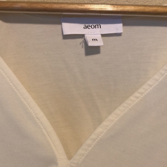 Aeom soft white blouse size M - Picture 2 of 7